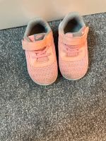 Nike Schuhe Größe 22 Frankfurt am Main - Heddernheim Vorschau