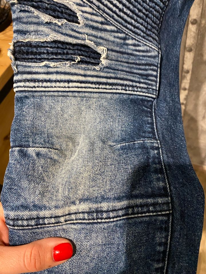Chapter Young C&A Jeans Größe 152 Top Zustand Junge in Groitzsch