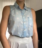 Bershka top Bluse Hemd S 36 Knöpfe Punkte Jeans Look Weiß blau Bayern - Pullach Vorschau
