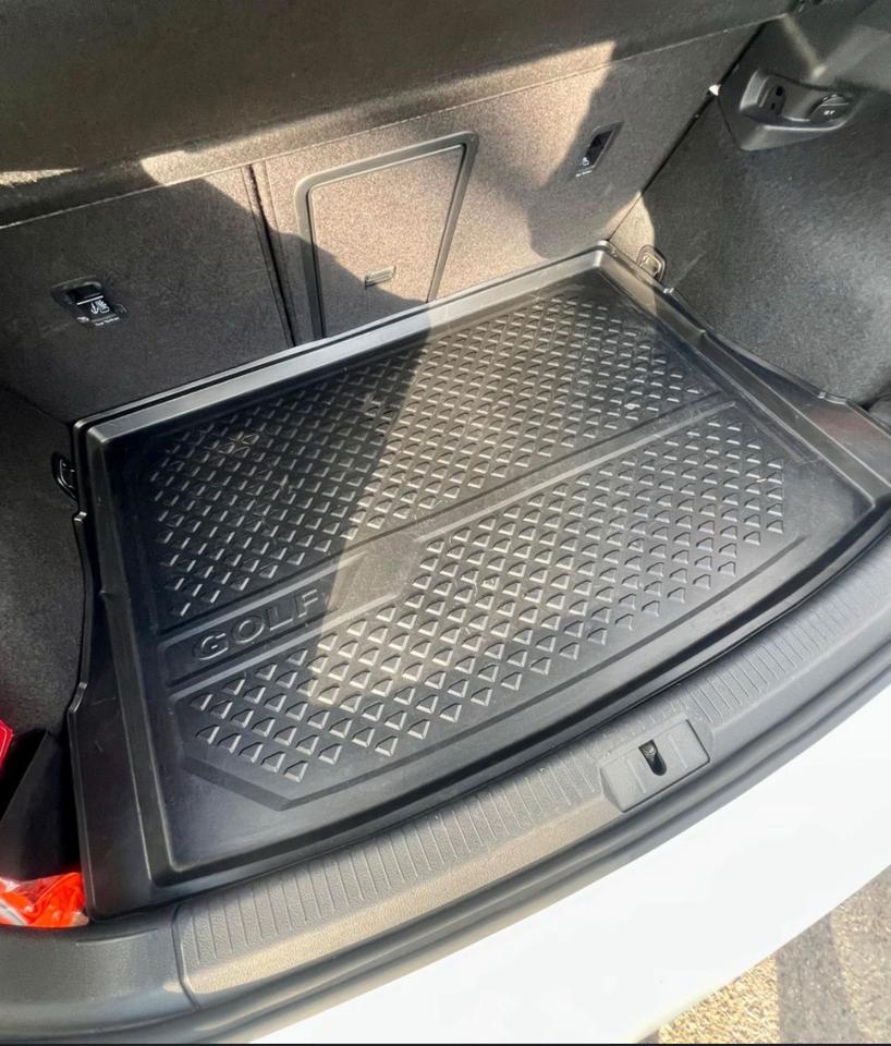 Volkswagen VW Golf VII 1.5 TSI JOIN Navi Bluetooth RearView in München