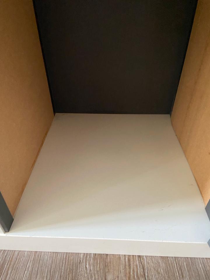 Ikea Kallax Regal 77x77 Würfel weiß mit Schubladen in Berlin