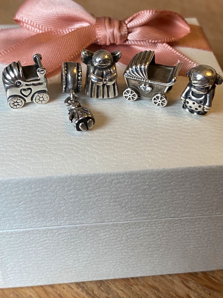 Pandora Silber Charm Kinderwagen Mädchen Anhänger Zyrkonia in  Rheinland-Pfalz - Nierstein | eBay Kleinanzeigen ist jetzt Kleinanzeigen