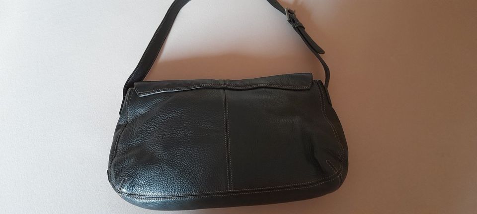 Handtasche Leder schwarz von ESPRIT in Freystadt