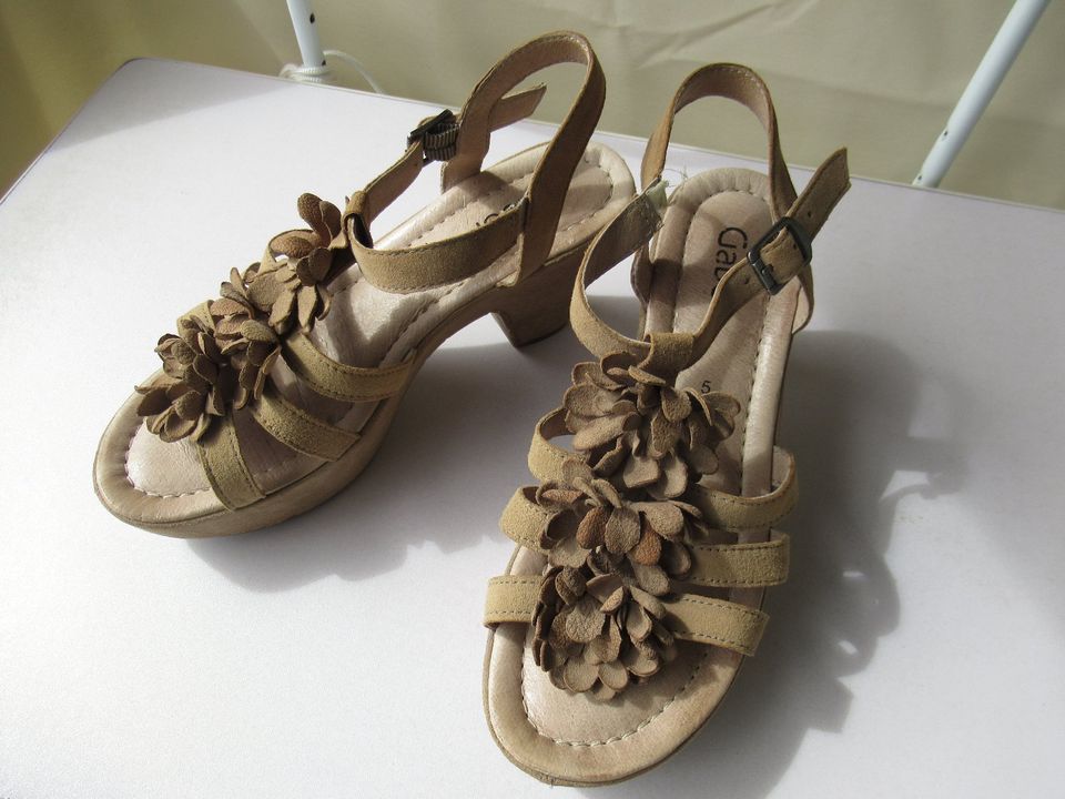 sandalen-gr 38-pumps-halbschuhe-schön zum dirndlkleid in Beilngries