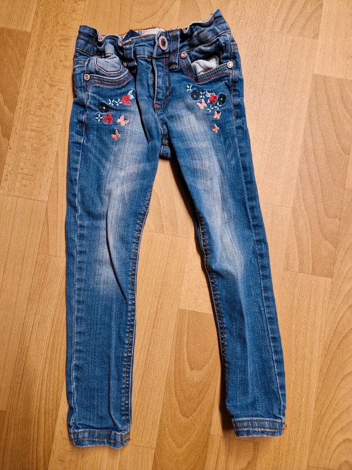 2x Jeans Hose C&A Kiko Koko Blumen Hase Herz Gr. 104 in Berlin