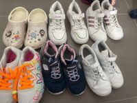 Mädchen Schuhpaket Schuhe Adidas Crocs Skechers Nordrhein-Westfalen - Gelsenkirchen Vorschau