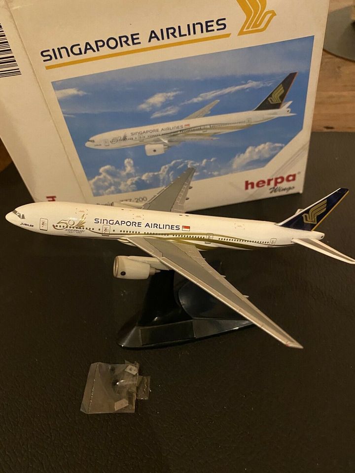 Herpa Wings 1:400 Singapore Airlines B777-200 Jubilee in Ingolstadt