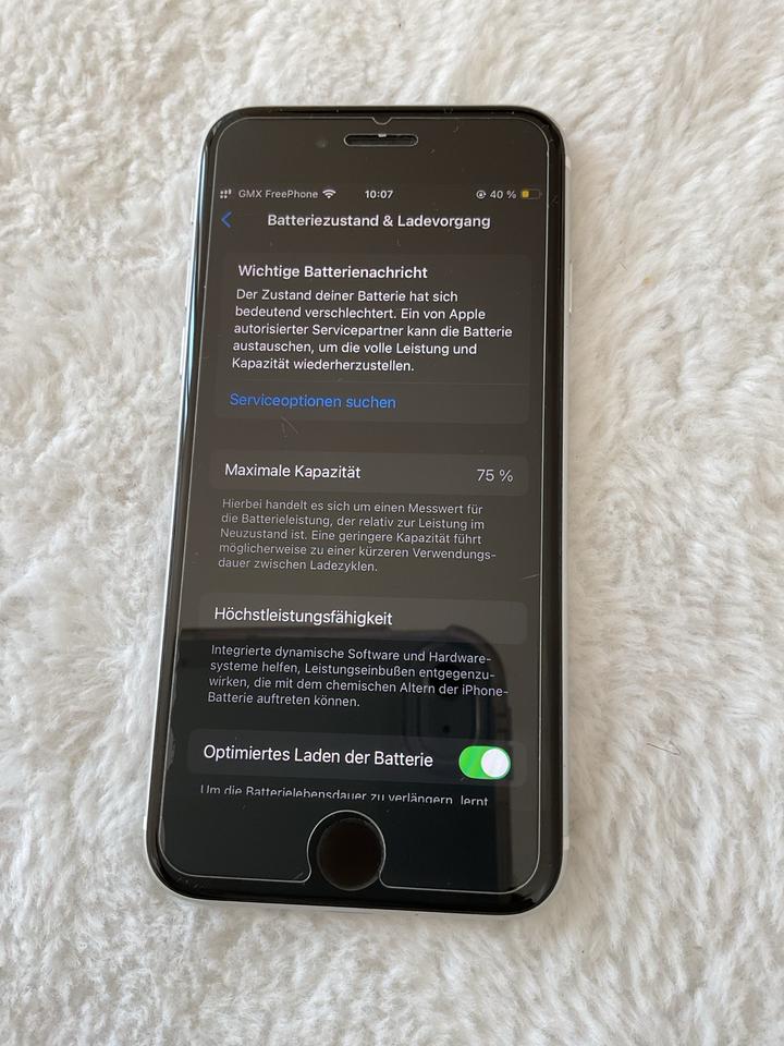 iPhone SE 2.Generation– guter Zustand, leichte Gebrauchsspuren in Bielefeld