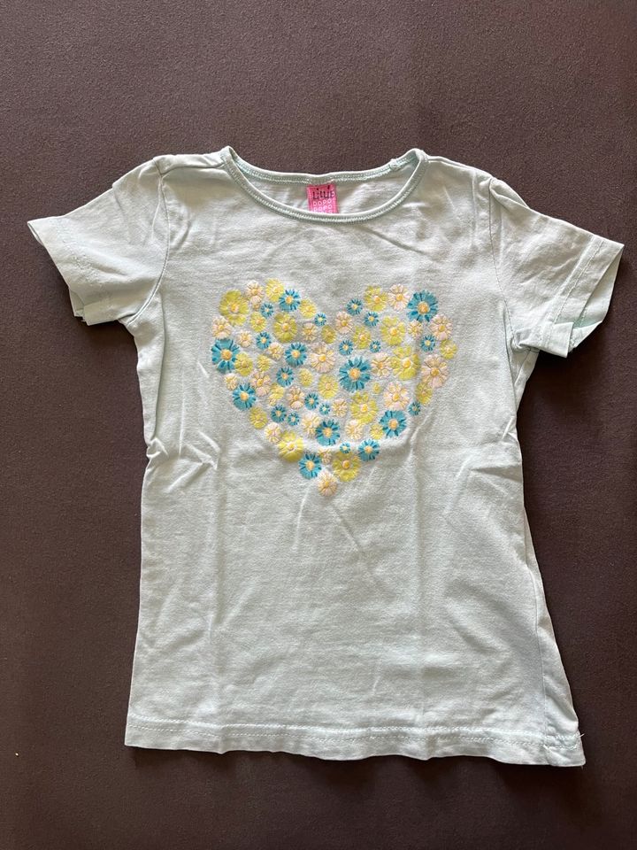 T-Shirt, mint mit Blümchen Herz Applikation, Gr. 92 in Baden-Württemberg -  Wehr | Babykleidung Größe 92 kaufen | eBay Kleinanzeigen ist jetzt  Kleinanzeigen