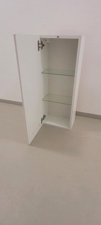 Badezimmerschrank, hängend B-30cm. T-20 cm. H-73 cm in Rosenheim