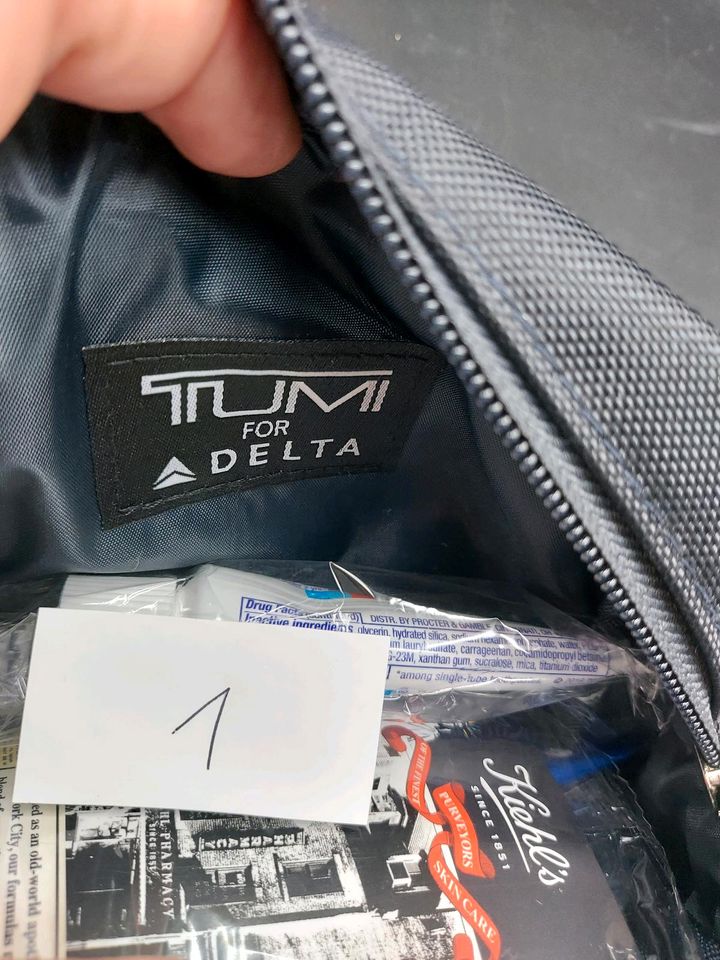 Delta Airlines Tumi Amenity Kit Kosmetiktasche in Weilrod 