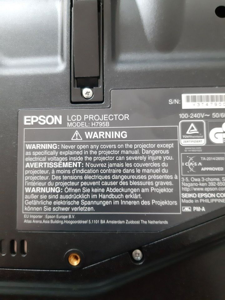 Beamer EPSON LCD Projector /  Model H 795 B in Kiel