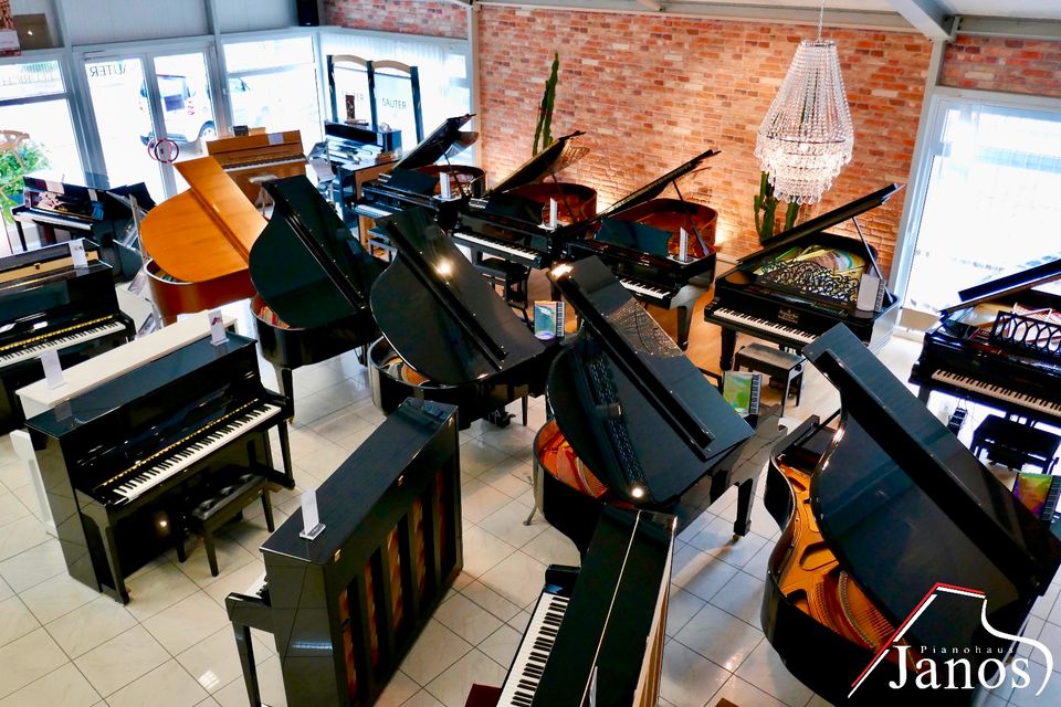 Steinway & Sons Klavier ✱ Modell F-104 ✱ Hamburger Produktion in Königsbrunn