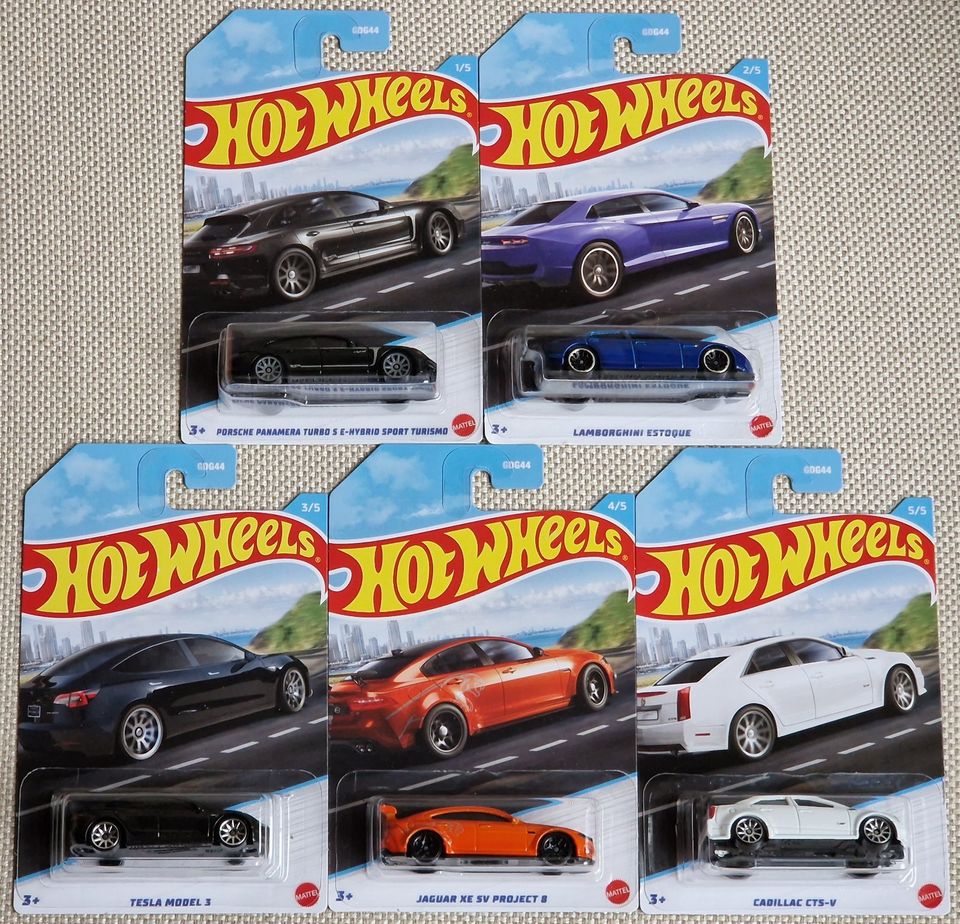 Hot Wheels Themed Assortment 2022 - Luxury Sedans Series 5er Set in Wolfsburg