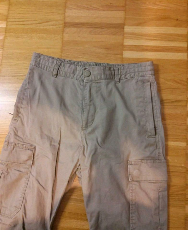 Beige H&M Cargohose Gr. 29 skinny fit in Ellwangen (Jagst)