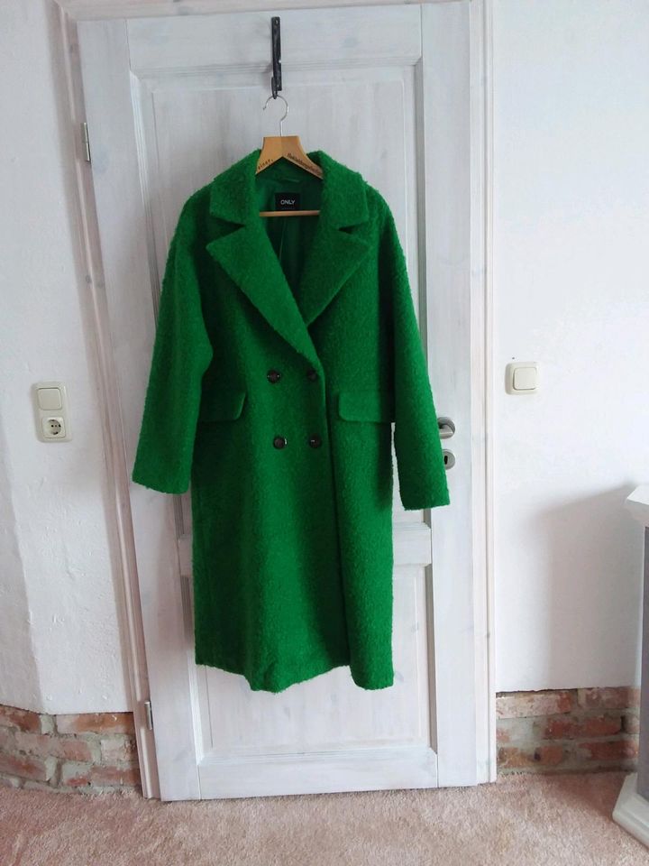 Mantel aus Boucle, perfekt für den Frühling, Only, XL in Münchsteinach