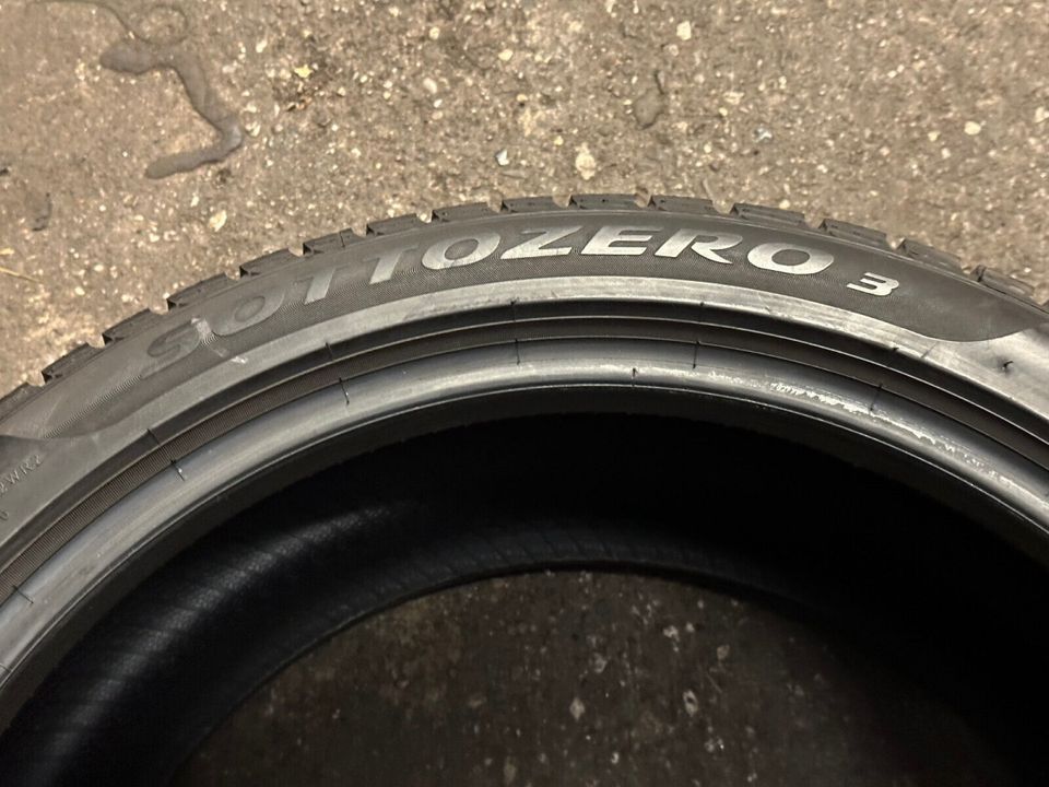 2x Winterreifen Pirelli Sottozero 3 225/45 R18 95H H105 5,5mm in Kevelaer