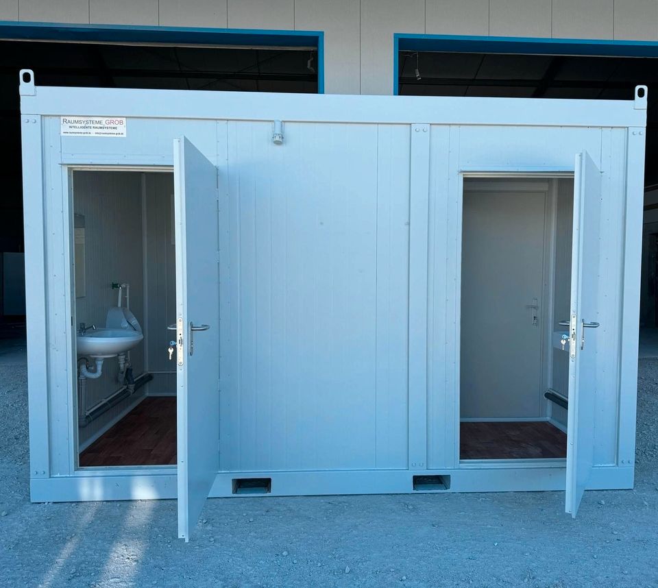 ☑️ WC-Container - Getrennte Bereiche für Damen & Herren ☑️ 4m x 2,4m Sanitärcontainer - Damenbereich: 2 Toiletten, 2 Waschbecken - Herrenbereich: Toilette, Pissoir & Handwaschbecken - Sanitärmodul WC in Kassel