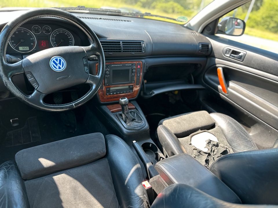 VW Passat 3BG 2,8 V6 4Motion/Recaro/Euro4/Klimaaut/TÜV/ in Bad Laasphe