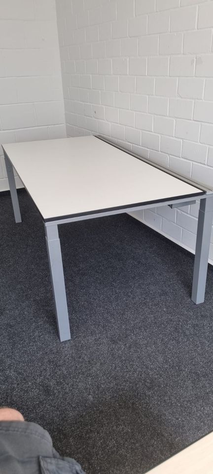 50 x Steh Sitz Schreibtisch / Steelcase / Höhenverstellbarer Schreibtisch in München