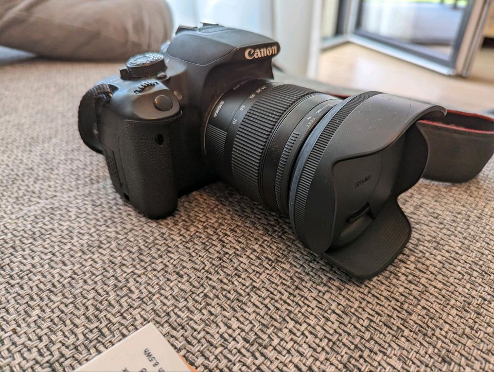 Canon eos 700d mit Sigma 17 70 mm 2.8-4 OS Objektiv Akkus SDKarte in Augsburg