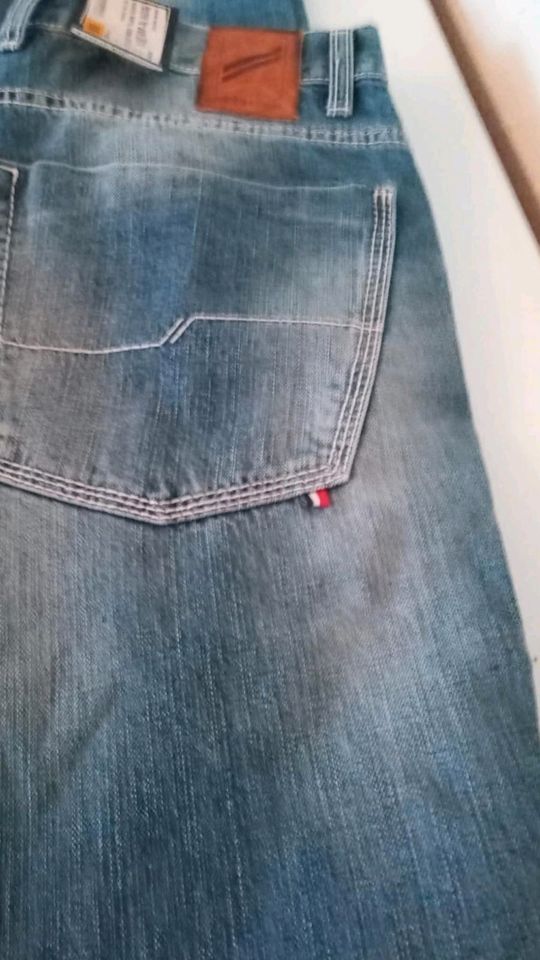 Neu HECHTER PARIS Jeans 'Trocadero' straight  Farbe: mittelblau L in Hamburg