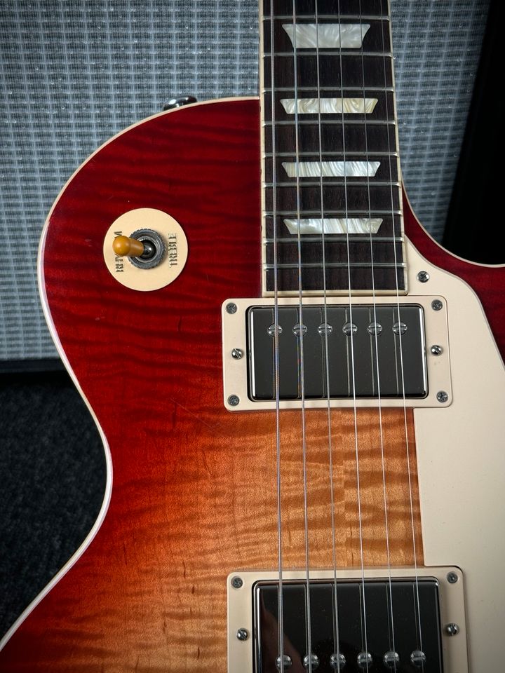 2021 Gibson Les Paul Standard Heritage Cherry Sunburst in Kiefersfelden