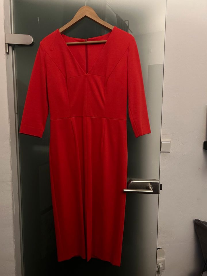 Rotes Hugo Boss Kleid in Wuppertal
