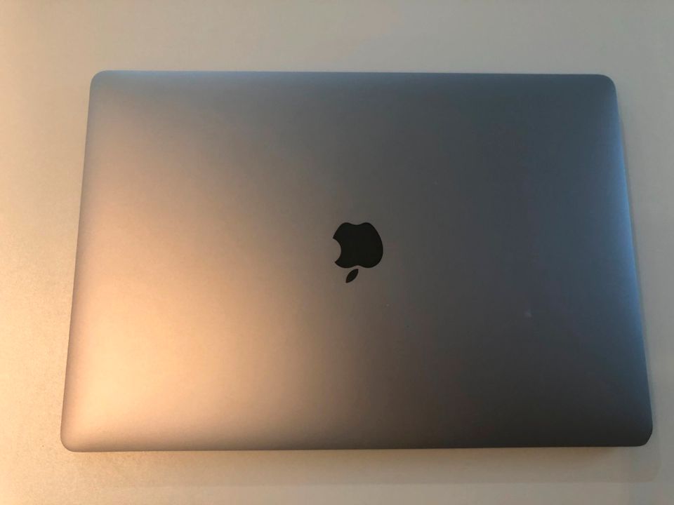 Apple Macbook Pro A1707,15" i7 6Gen. 500GB SSD 16GB RAM AfB Essen in Essen