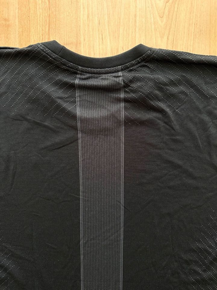 Nike Pro Dri-FIT T-Shirt in schwarz | Größe M in Salzkotten