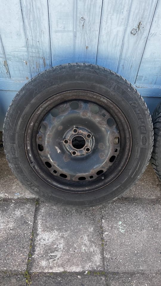 Skoda 5x110 Winterräder Satz 185/60R15 Stahl in Braunsbedra