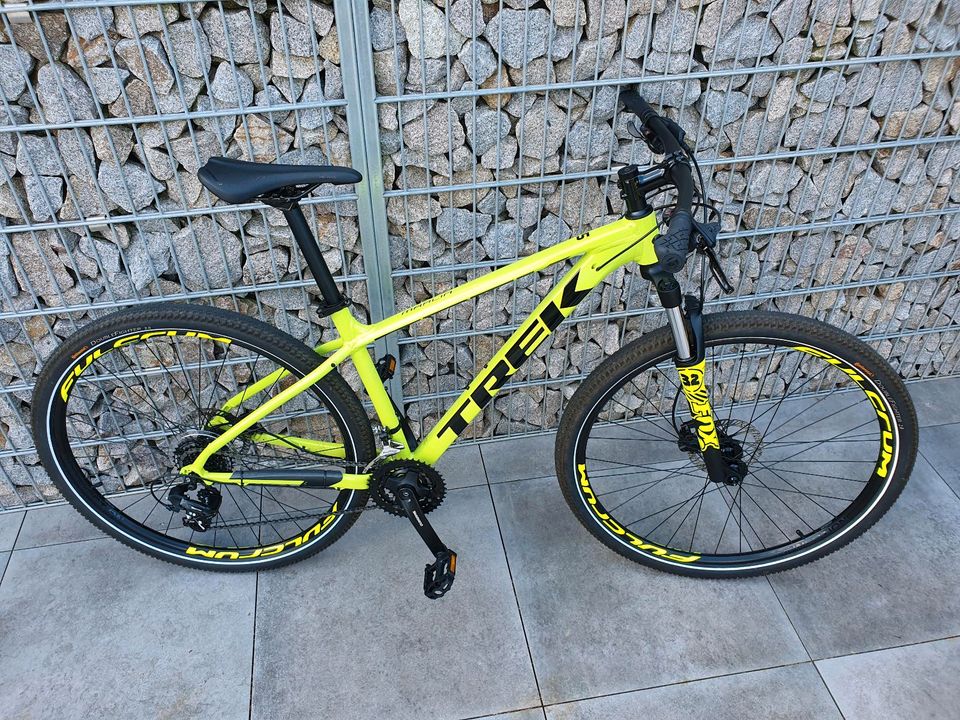 Trek Marlin 5 volt green 29 Zoll MTB in Straubenhardt