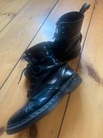 Dr. Martens 8-Loch Boots Lackleder schwarz Gr.39 Vintage Doc‘s Brandenburg - Falkensee Vorschau
