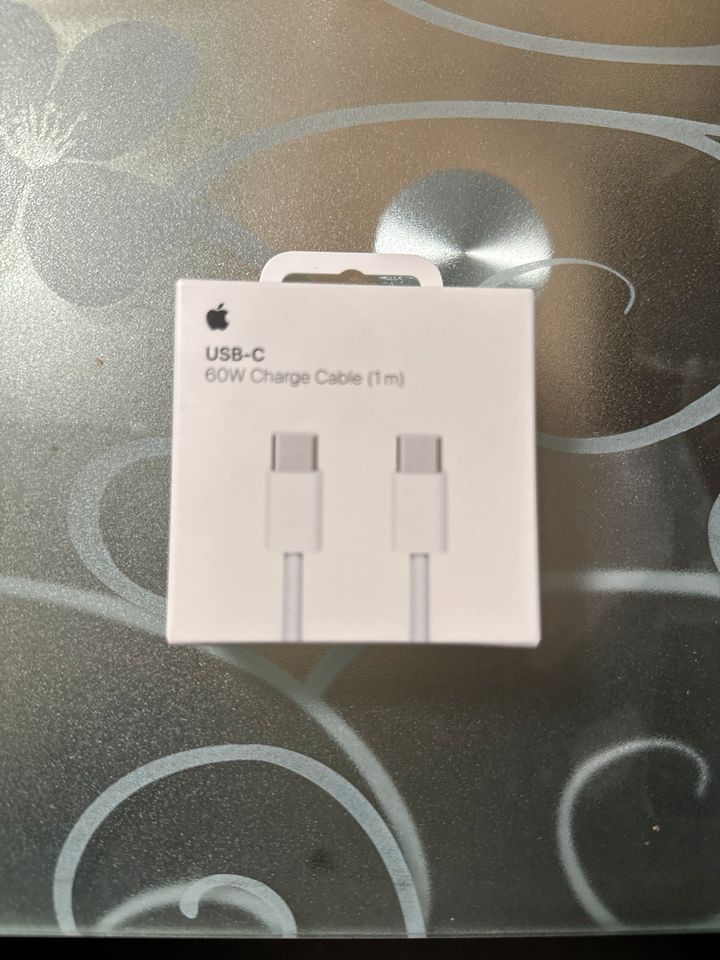 Apple USB-C Charge Cable (1m) in Berlin