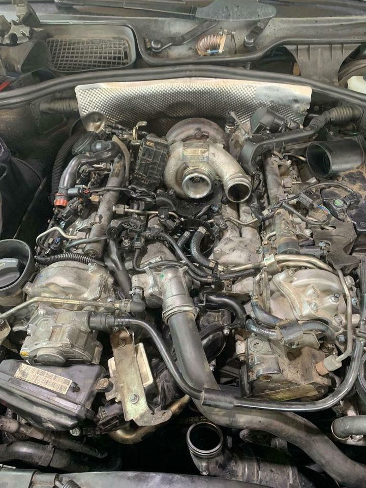 Ölkühler Mercedes Motor OM 642 V6 Diesel Motoren. 320 o. 350 CDI in Düren