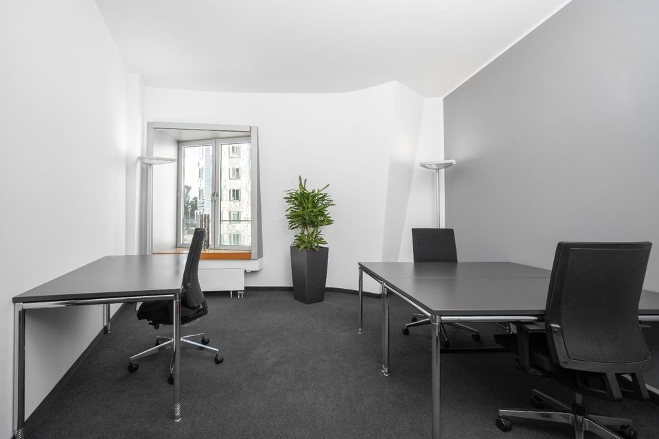 Privater Büroraum für 1 Person in Regus Dusseldorf, Neuer Zollhof in Düsseldorf