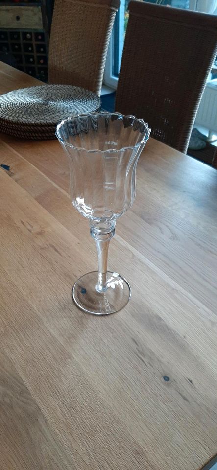 Kerzenhalter Glas auf Fuß  tolle Deko in Güster