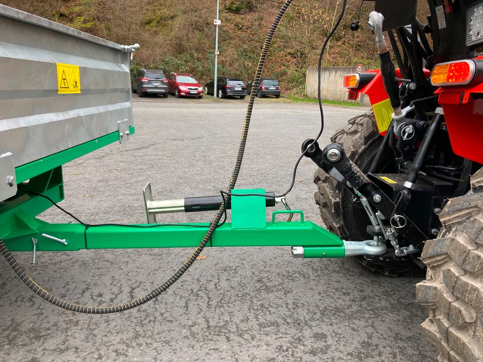 Anhänger Kipper Traktor Kleintraktor Schlepper Kipp Anhänger in Gummersbach