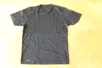 Toni Gard Gr.L schwarz Unter-Shirt Hemd V-neck V-Ausschnitt München - Maxvorstadt Vorschau