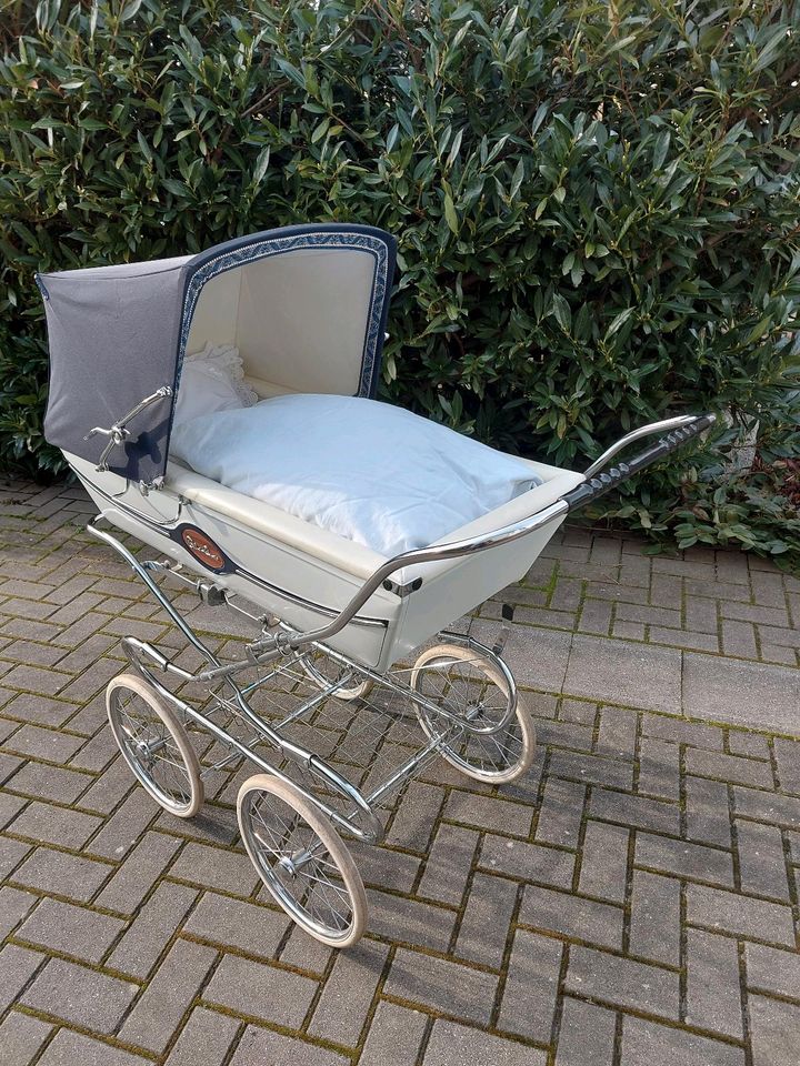 Kinderwagen Silver Cross Original alter Kinderwagen antik, in Machern