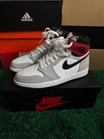 Jordan 1 Retro High OG / Light Smoke Grey / 42 Bayern - Mindelheim Vorschau