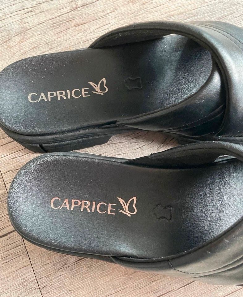 NEU & ungetragen Damen Schuhe-Sandalen von Caprice in Fell