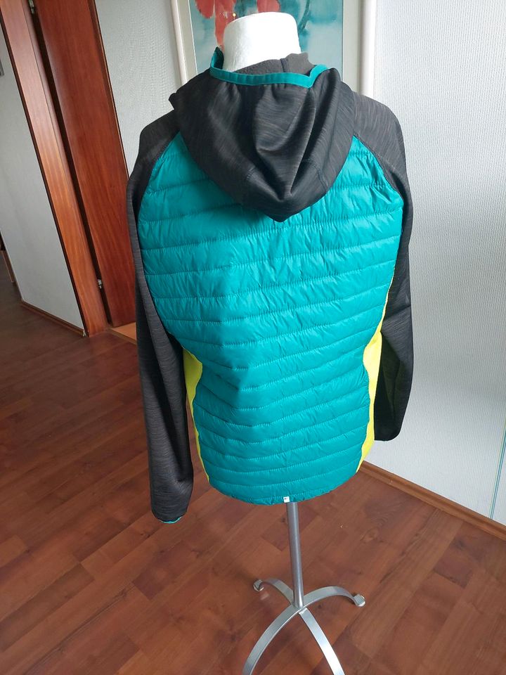 Grüne Outdoorjacke von Regatta in Esslingen