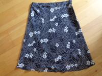 H&M Rock shwarz-weiß Blumen Gr. 40 TOP Thüringen - Ellrich Vorschau