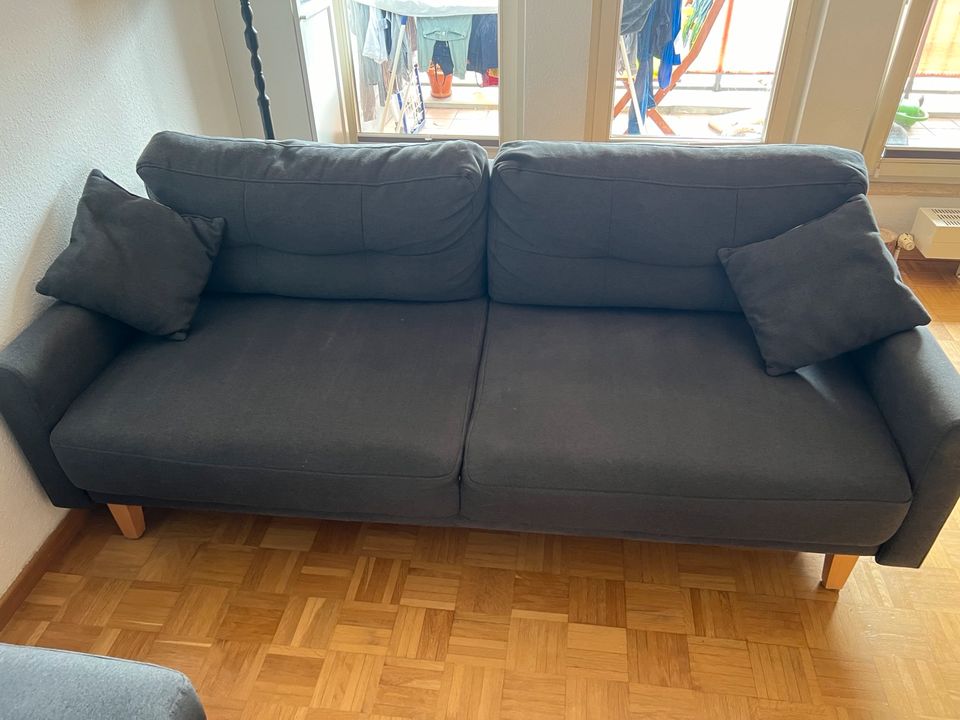 3 Sitzer Sofa Couch mit Bettfunktion inkl. Hocker in Berlin