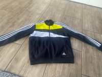 Jacke Sportjacke Gr 152 Adidas Nordrhein-Westfalen - Remscheid Vorschau