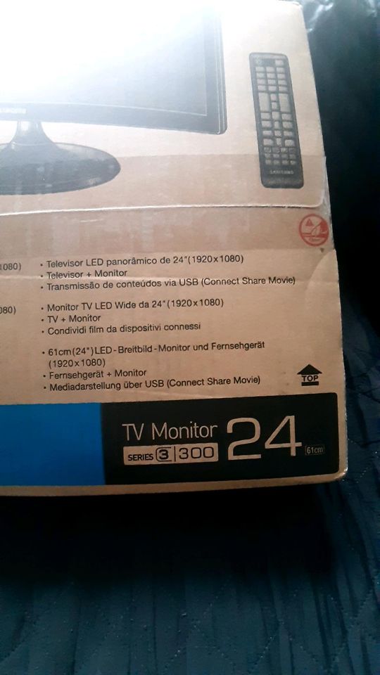 Samsung LED  TV Monitor  61 cm in Langenhagen