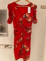 Gerafftes Guess Midikleid mit Blumen *NEU* Saarland - Neunkirchen Vorschau