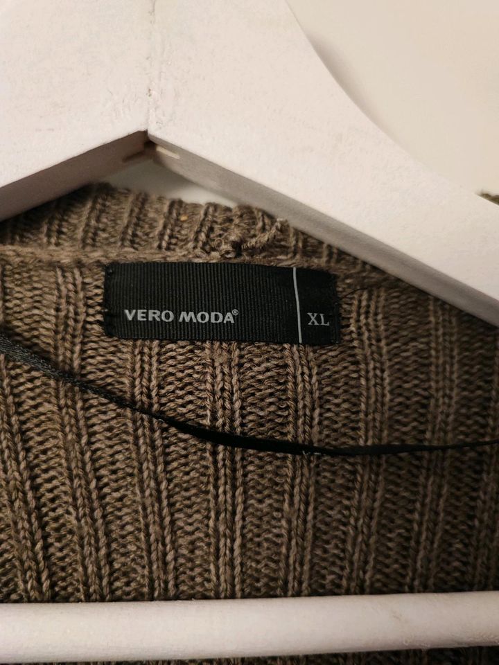 Vero Moda Strickjacke XL in Stadthagen