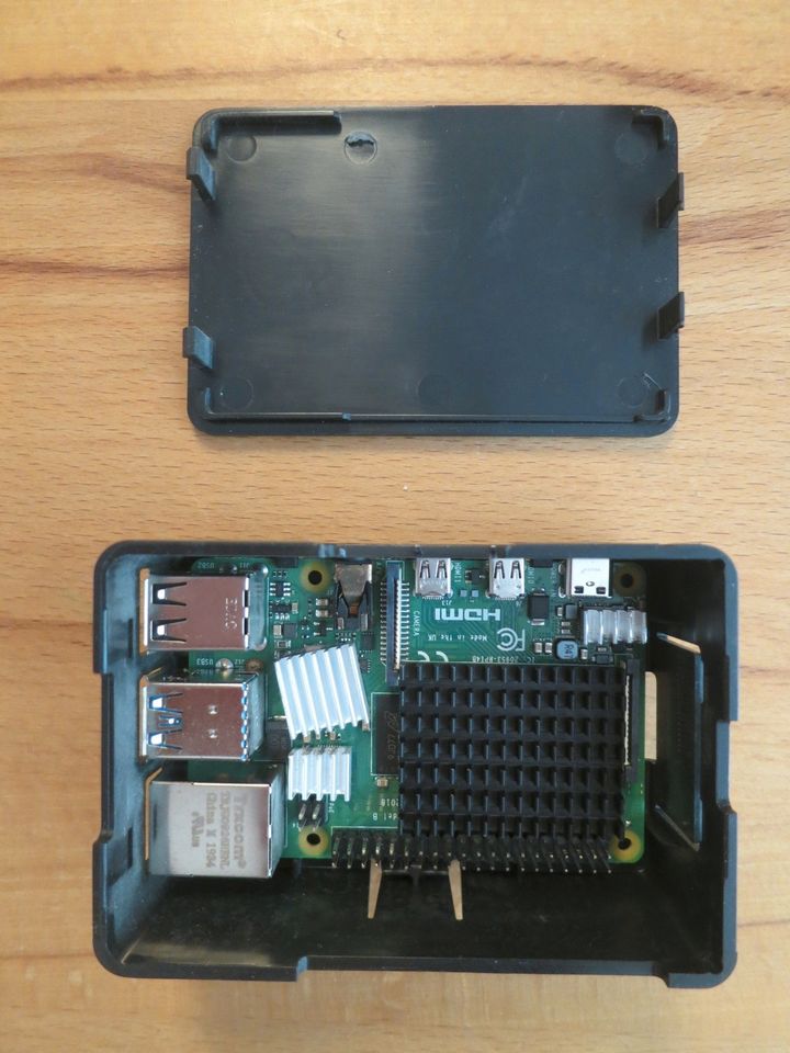 Raspberry pi 4B 2GB Universal Gehäuse Hifiberry HDMI Kabel in Hamburg